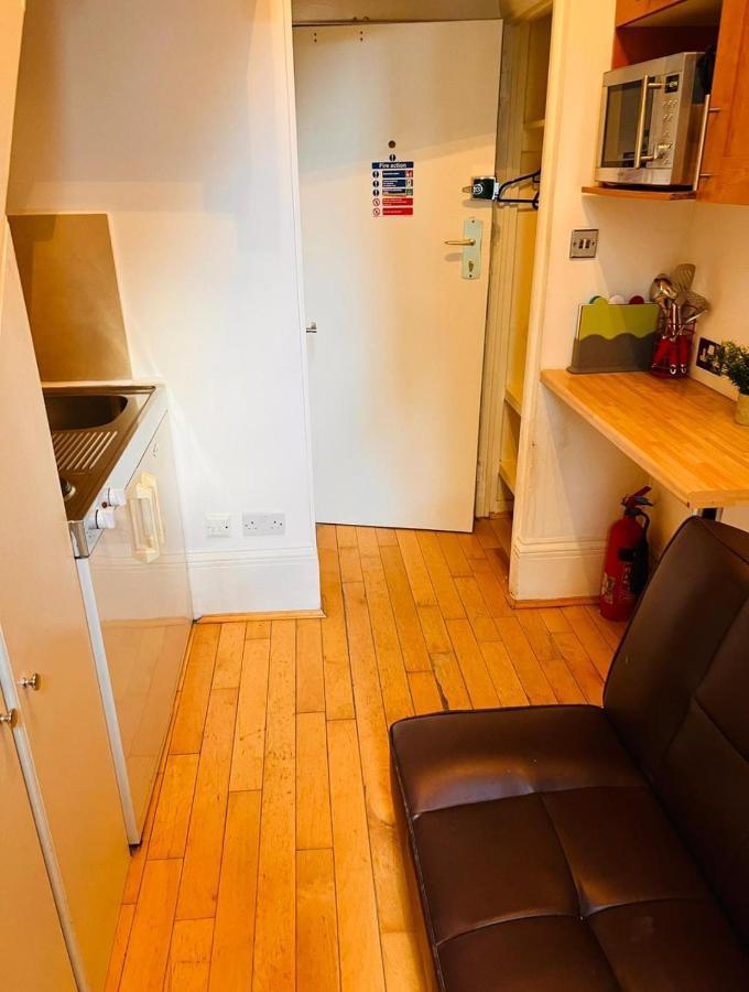 F10- Mezzanine 1St Floor Flat Fits 3 Near Paddington London Exterior photo